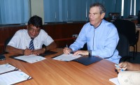 Eng. Nihal Rupasinghe, the Secretary, Ministry of Mahaweli Development and Environment of Sri Lanka and Duane Silverstein, the Executive Director of Seacology, exchanged the signed agreement to protect all of Sri Lanka's Mangroves on 12th May 2015 in Colombo, Sri Lanka. Photo credit: Sudeesa