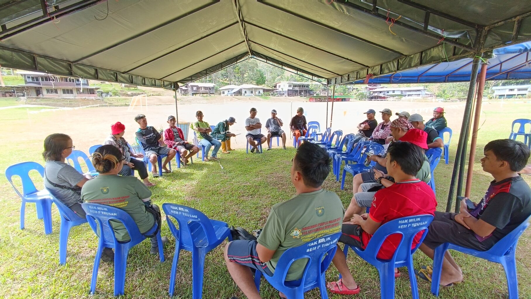 Community members meet to plan the project.