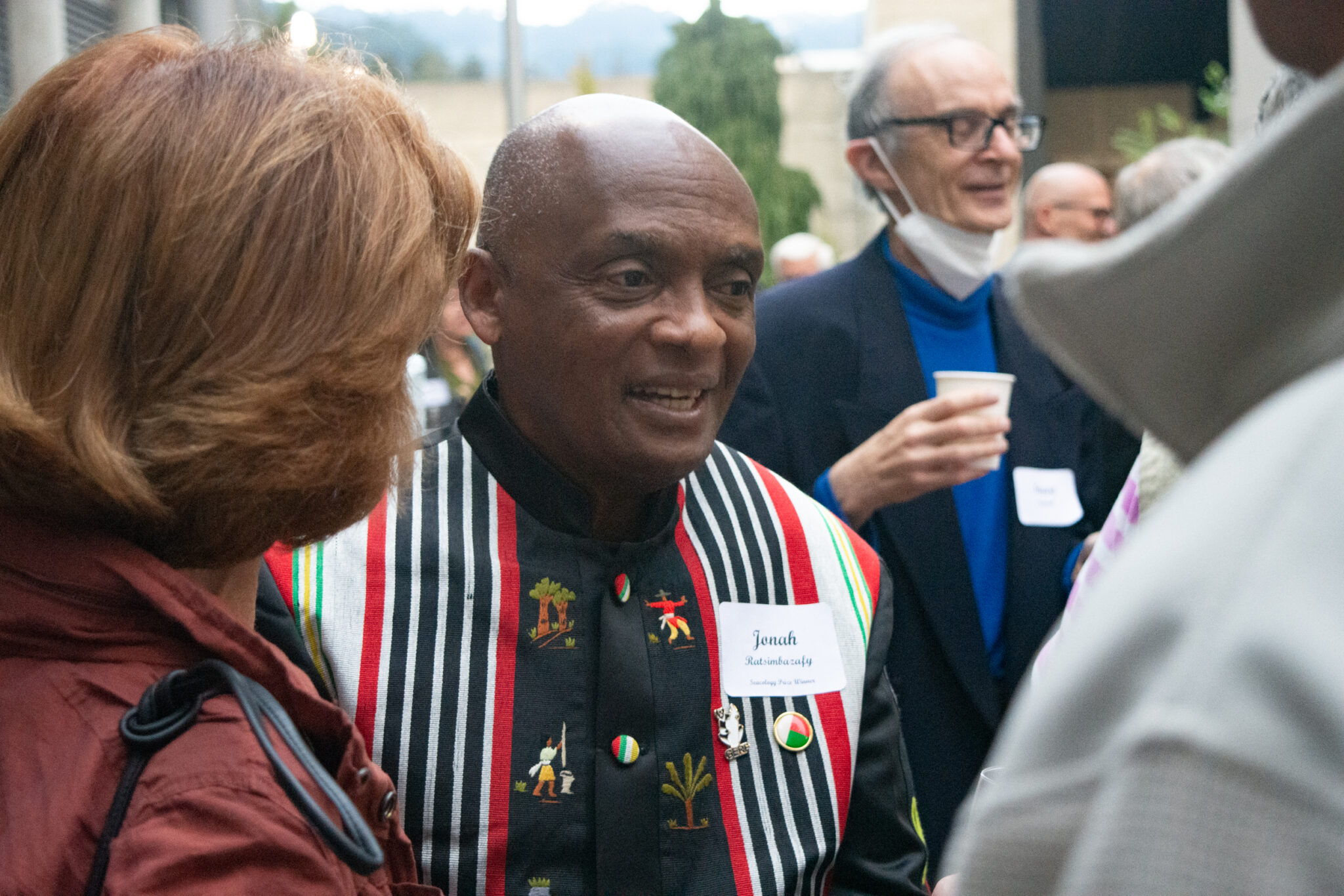 Dr. Jonah Ratsimbazafy meets Seacology supporters.