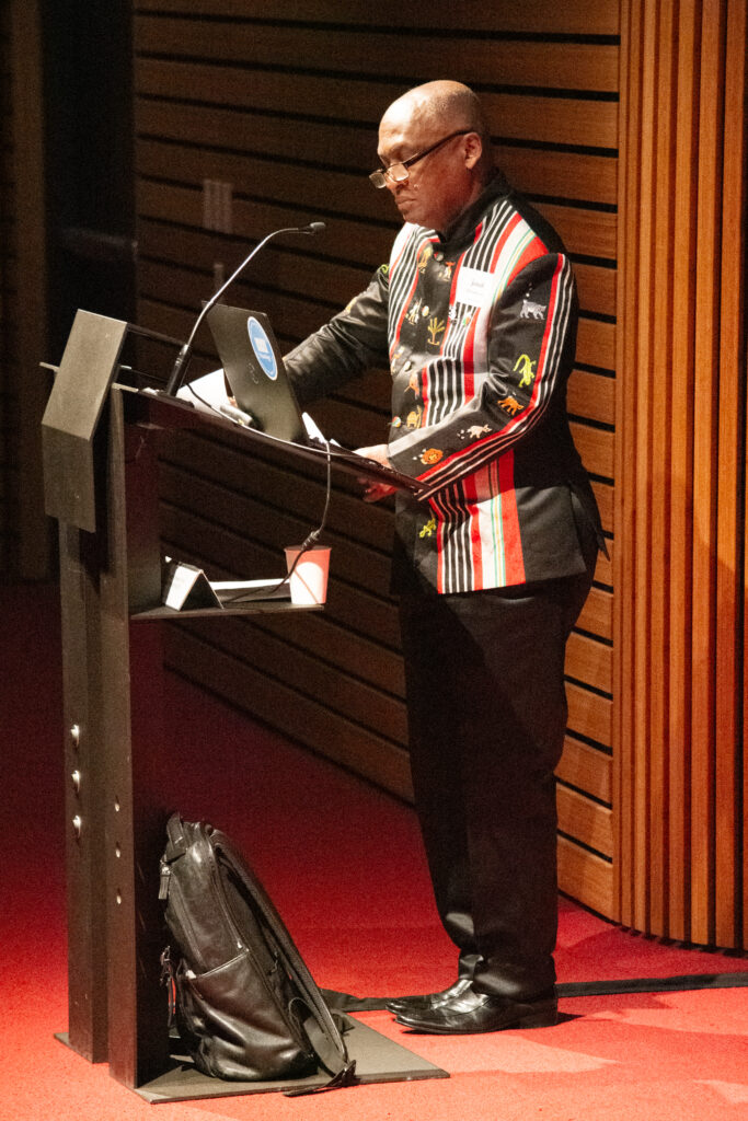 Dr. Ratsimbazafy addresses the audience.
