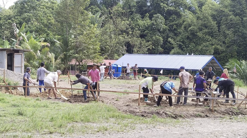 Villager dig ground in front of building