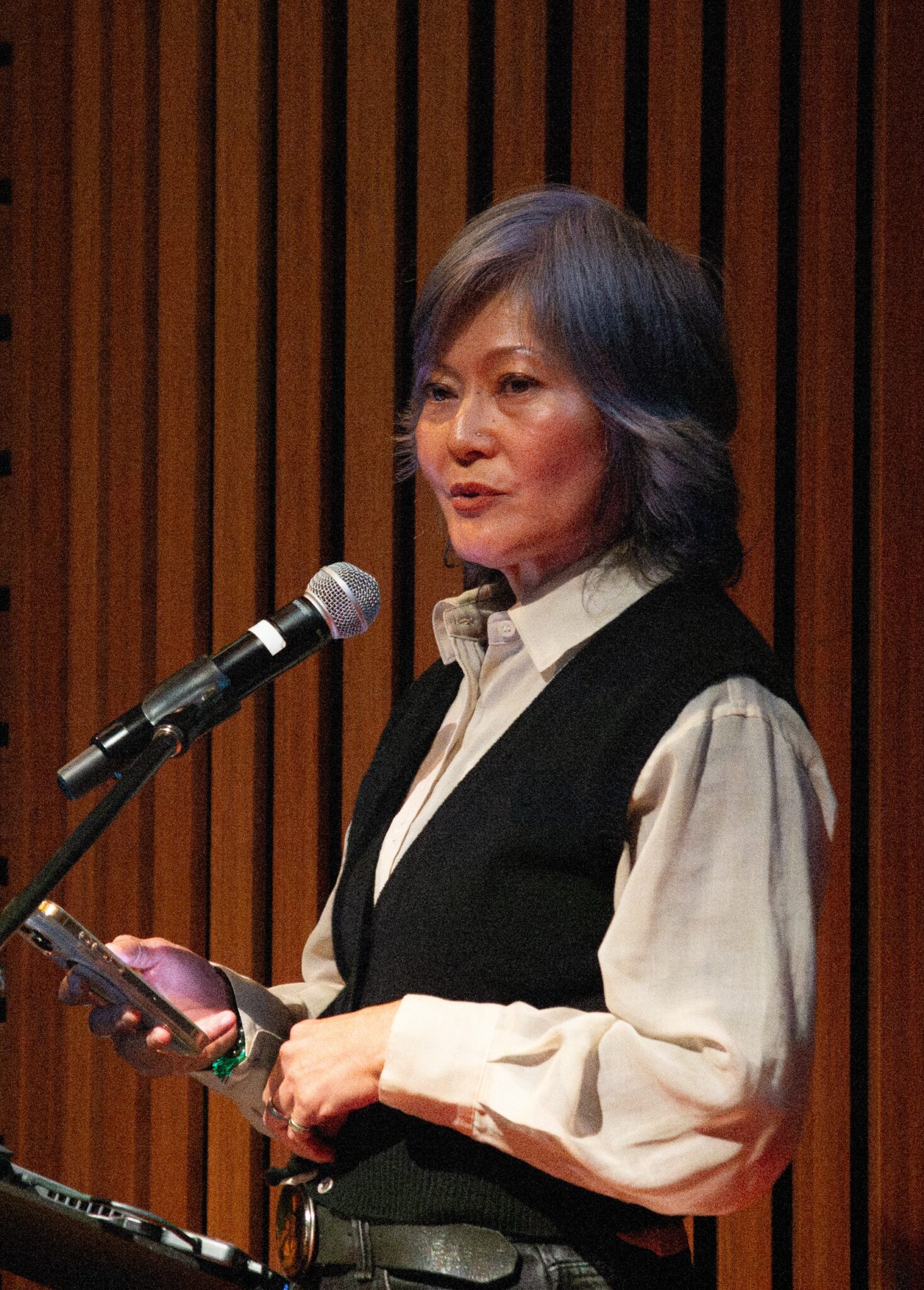 Cynthia Ong accepts the 2025 Seacology Prize